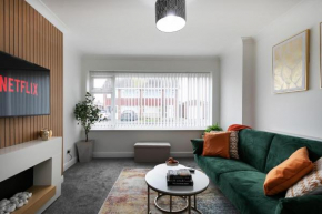Modern Home, Parking, Contractors, WIFI, SMART TV